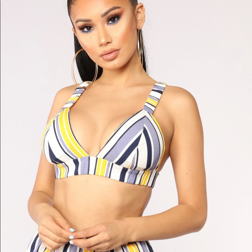 Fashion Nova High Line stripe set